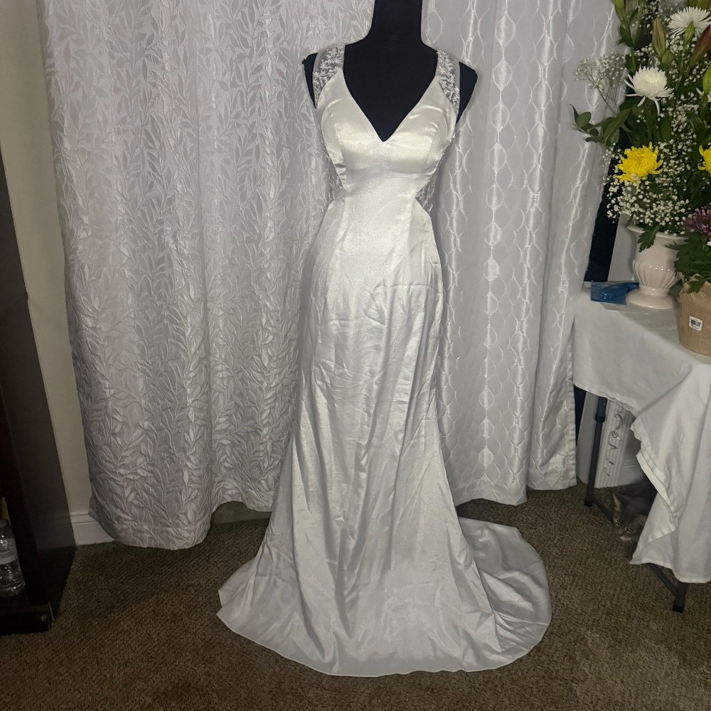 long formal bridal wedding prom size small white dress with a train & mesh back